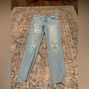 American Eagle Womens Light washed Size 8 skinny jeans